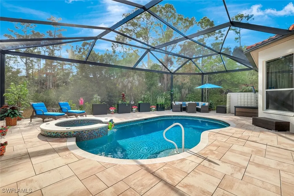 1282 Via Portofino Naples FL 34108