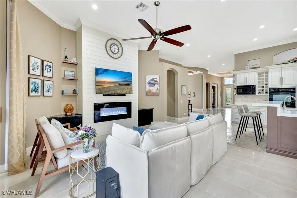 1282 Via Portofino Naples FL 34108