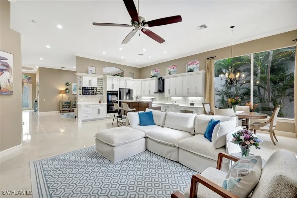 1282 Via Portofino Naples FL 34108