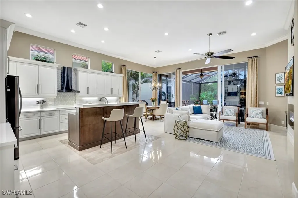 1282 Via Portofino Naples FL 34108