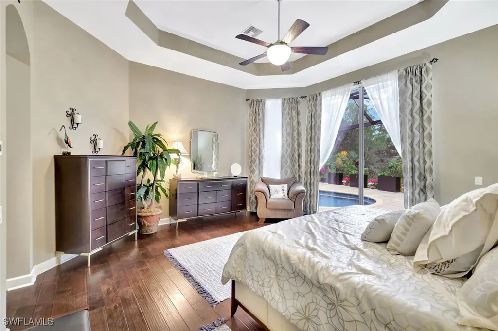 1282 Via Portofino Naples FL 34108