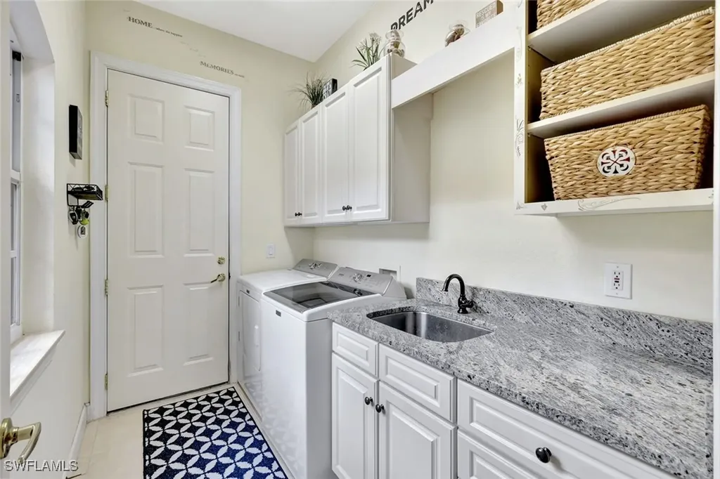 1282 Via Portofino Naples FL 34108