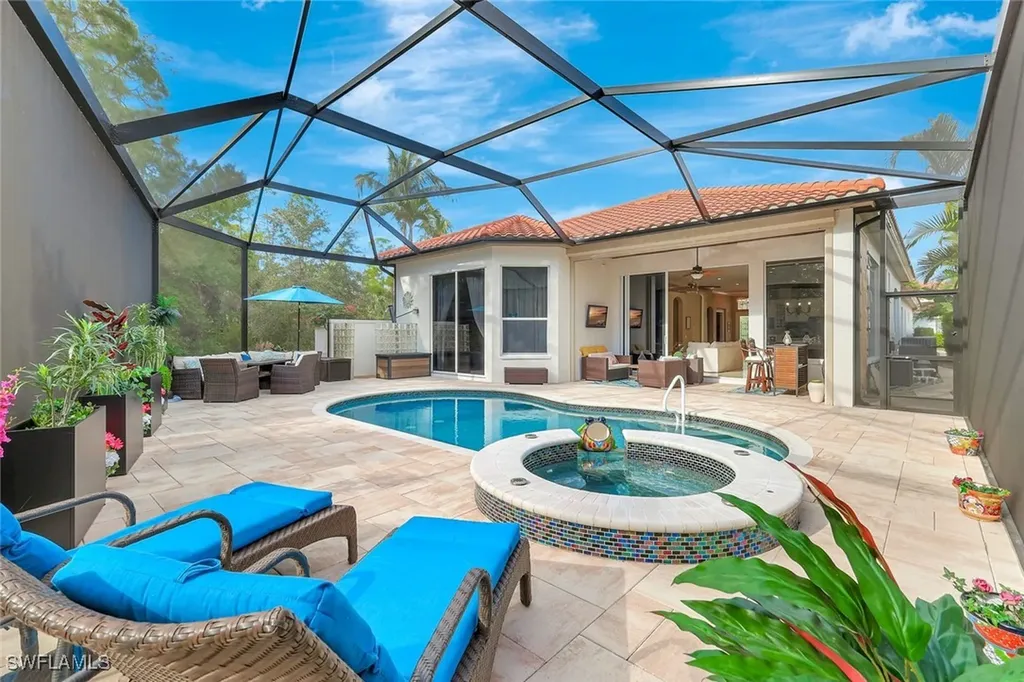 1282 Via Portofino Naples FL 34108