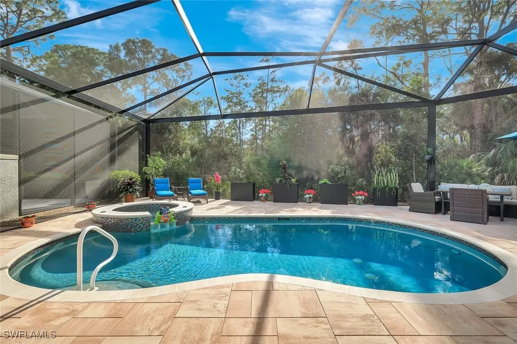 1282 Via Portofino Naples FL 34108