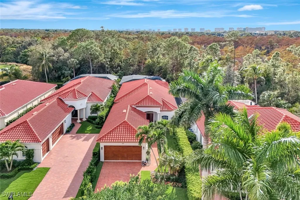 1282 Via Portofino Naples FL 34108