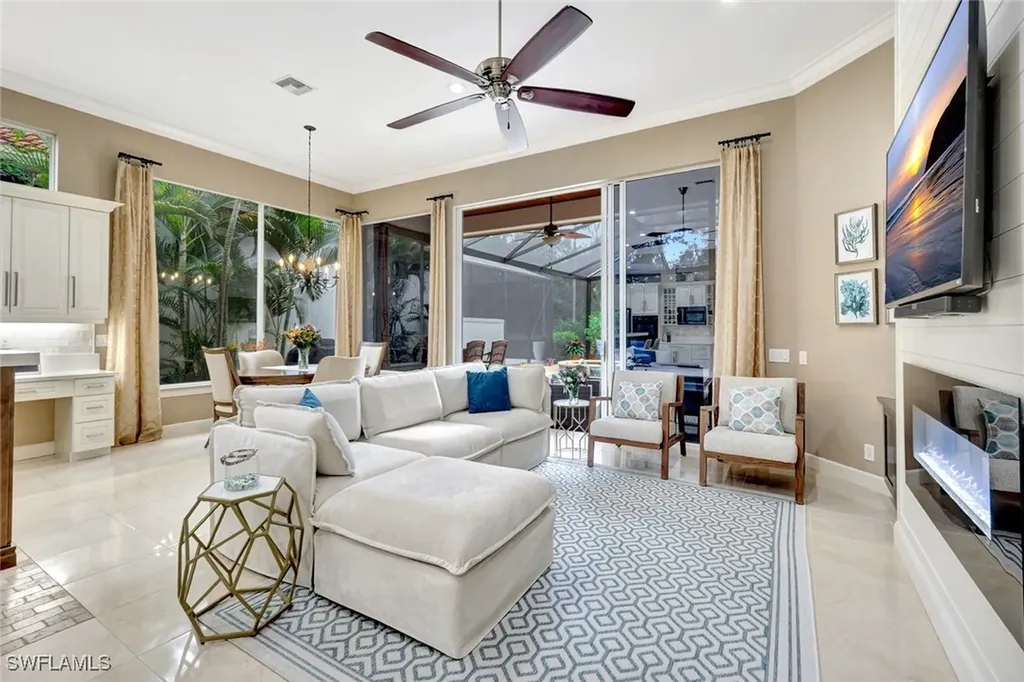1282 Via Portofino Naples FL 34108