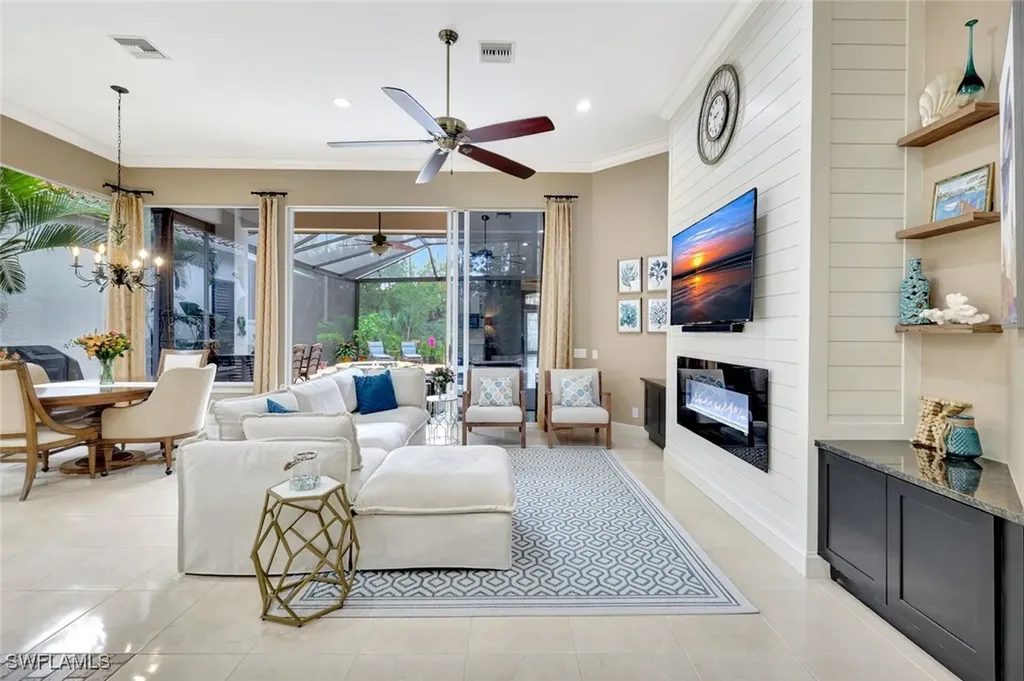 1282 Via Portofino Naples FL 34108