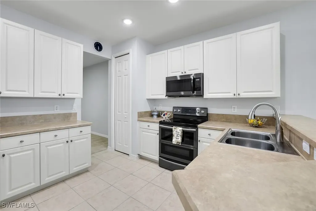1370 Mariposa Circle Naples FL 34105