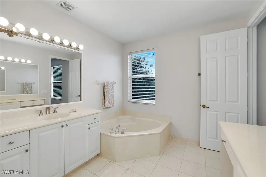 1370 Mariposa Circle Naples FL 34105