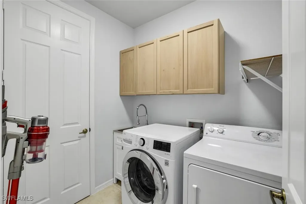 1370 Mariposa Circle Naples FL 34105