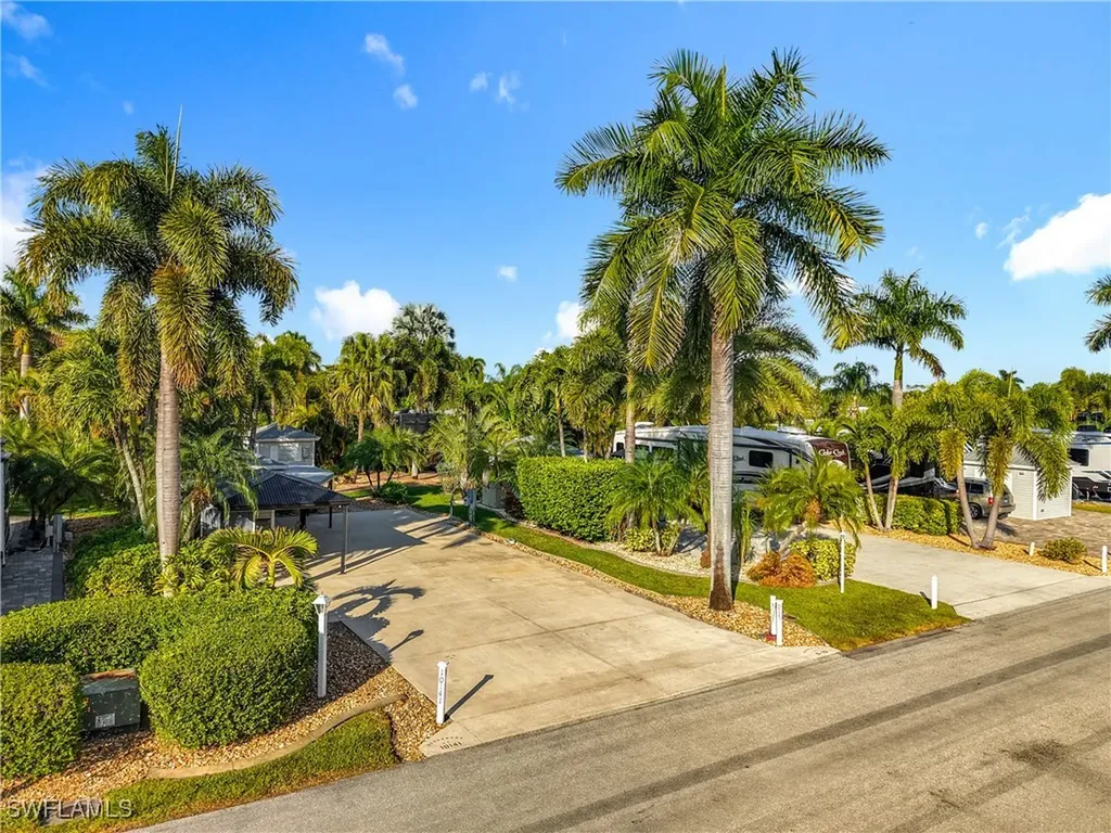 10141 Shadowood Court Fort Myers FL 33905