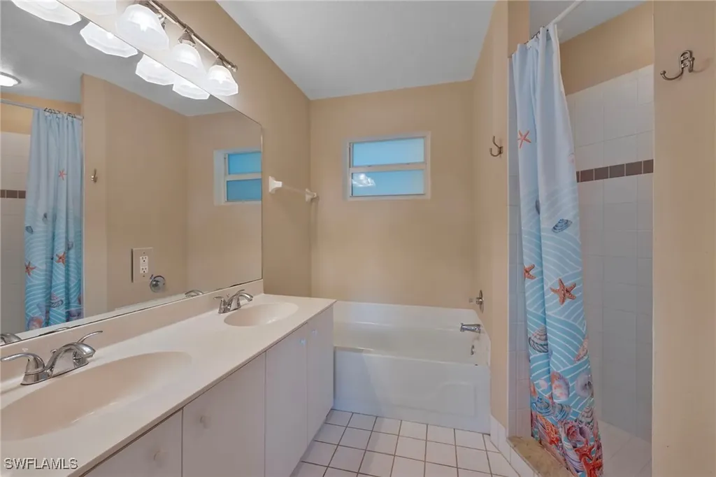 6610 Huntington Lakes Circle Naples FL 34119