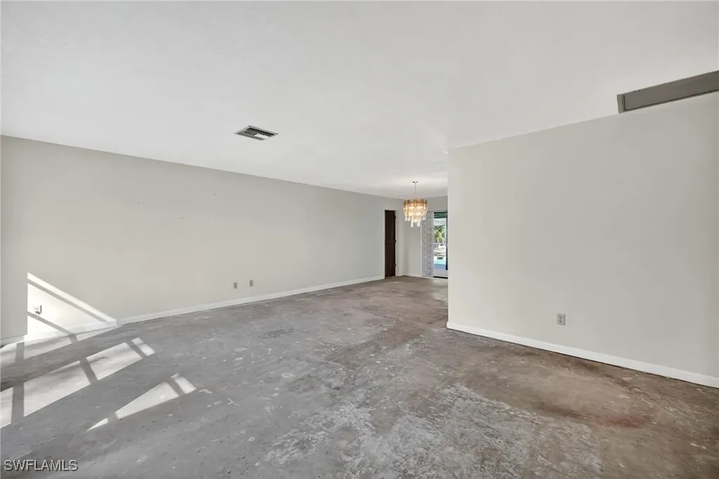 6811 Sandalwood Lane Naples FL 34109
