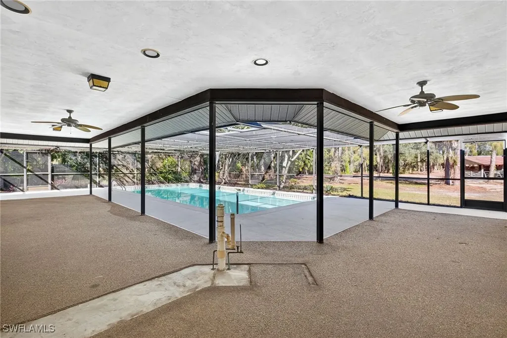 6811 Sandalwood Lane Naples FL 34109