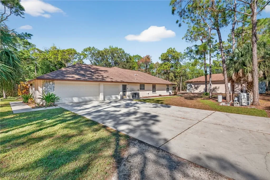 6811 Sandalwood Lane Naples FL 34109