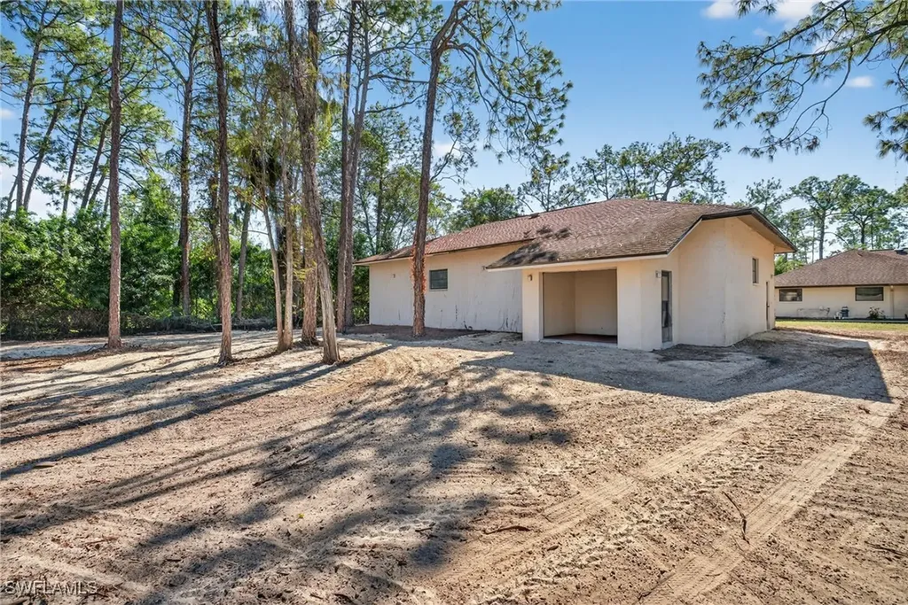 6811 Sandalwood Lane Naples FL 34109
