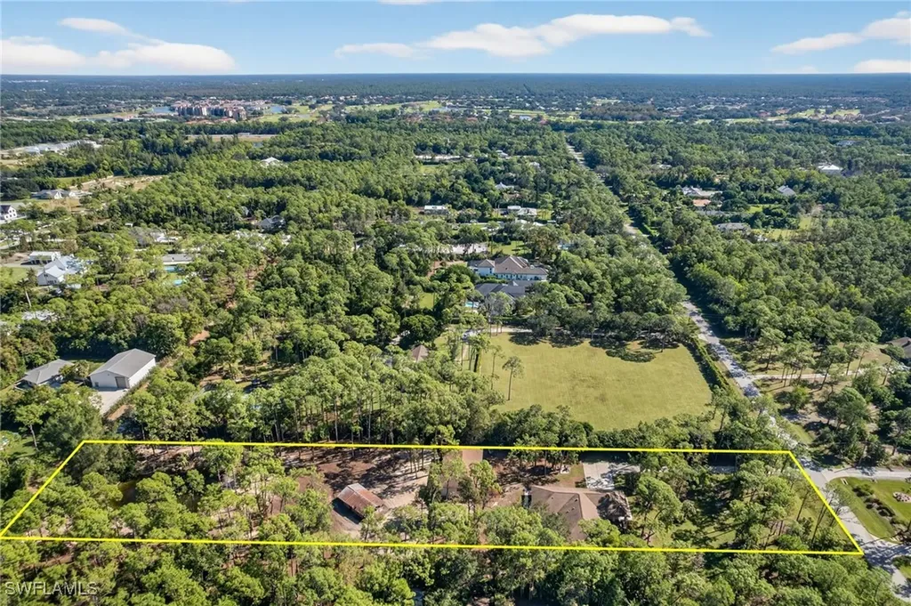 6811 Sandalwood Lane Naples FL 34109