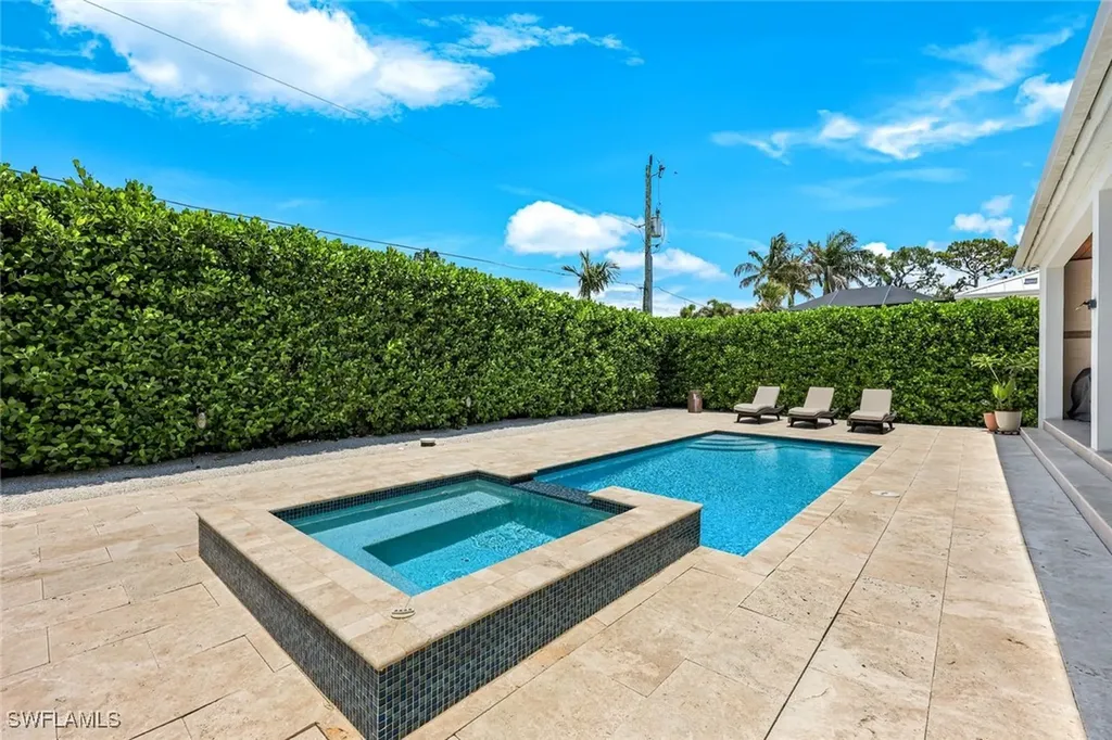 1167 22nd Avenue N Naples FL 34103