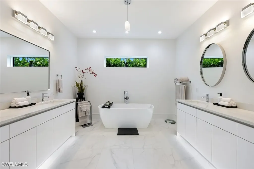 1167 22nd Avenue N Naples FL 34103