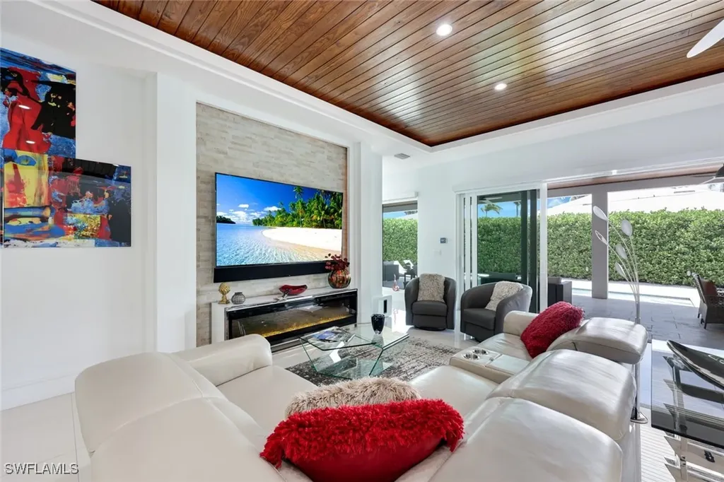 1167 22nd Avenue N Naples FL 34103