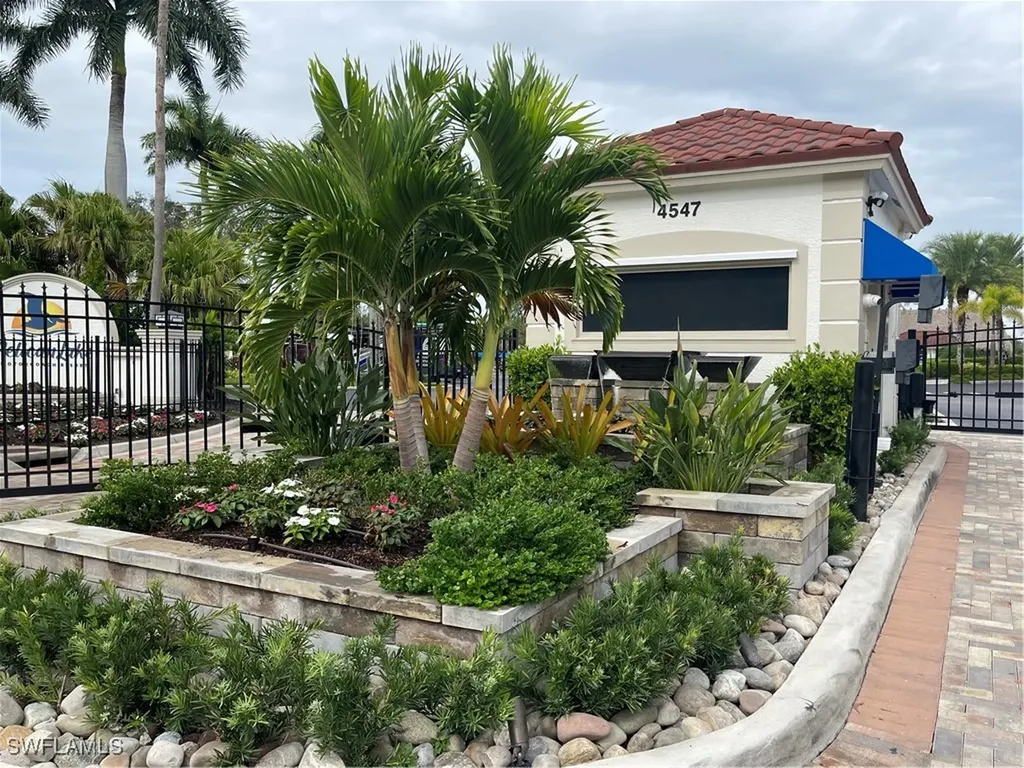 4662 Southern Breeze Drive Naples FL 34114