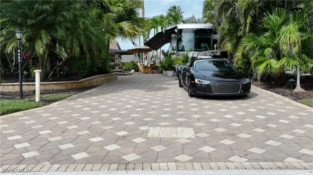4662 Southern Breeze Drive Naples FL 34114