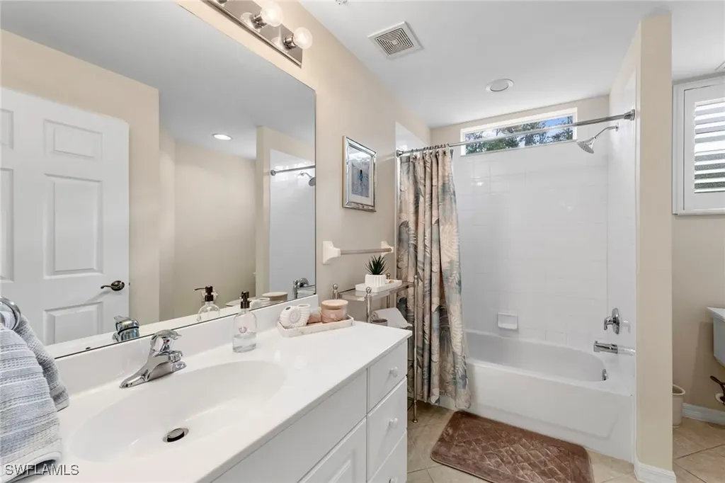 2370 Hidden Lake Court Naples FL 34112