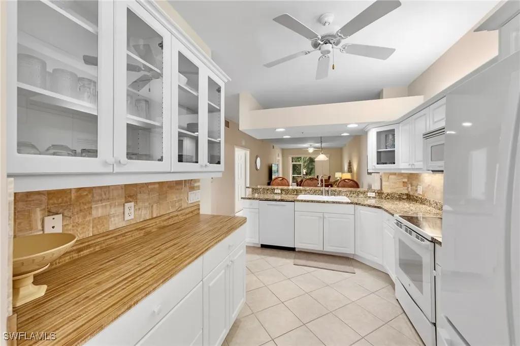 2370 Hidden Lake Court Naples FL 34112