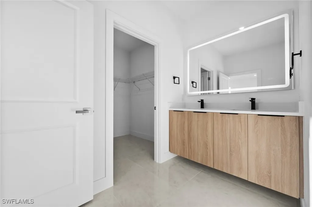 2814 NW 5th Terrace Cape Coral FL 33993