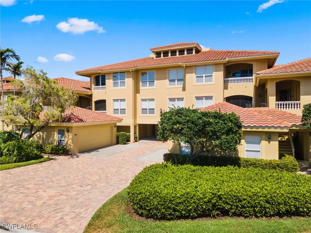 Naples FL, 1875 Les Chateaux Boulevard, Unit 302
