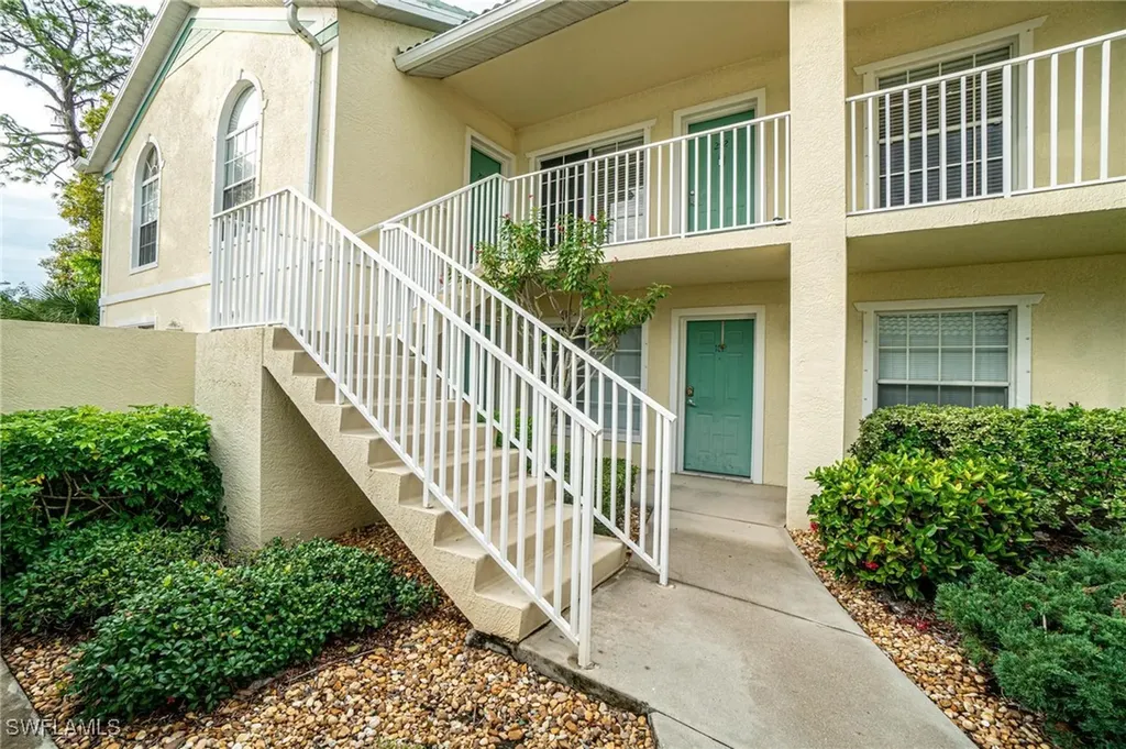 4945 Cougar Court S Naples FL 34109