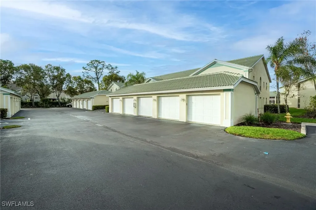 4945 Cougar Court S Naples FL 34109