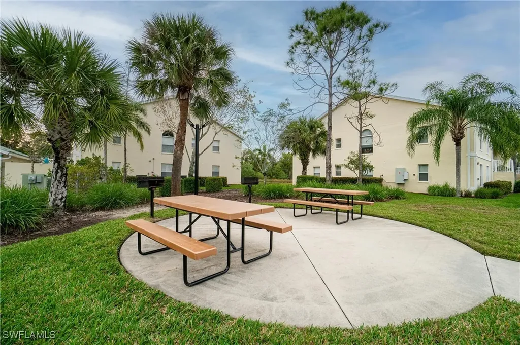 4945 Cougar Court S Naples FL 34109