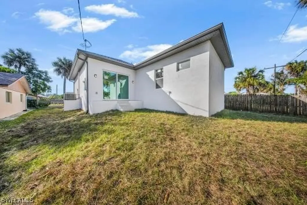 11607 Pawley Avenue Bonita Springs FL 34135