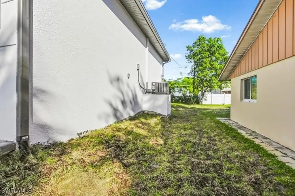 11607 Pawley Avenue Bonita Springs FL 34135