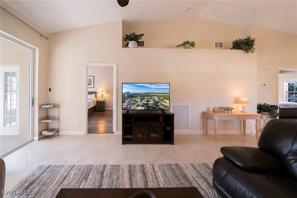 440 Wiggins Lake Court Naples FL 34110