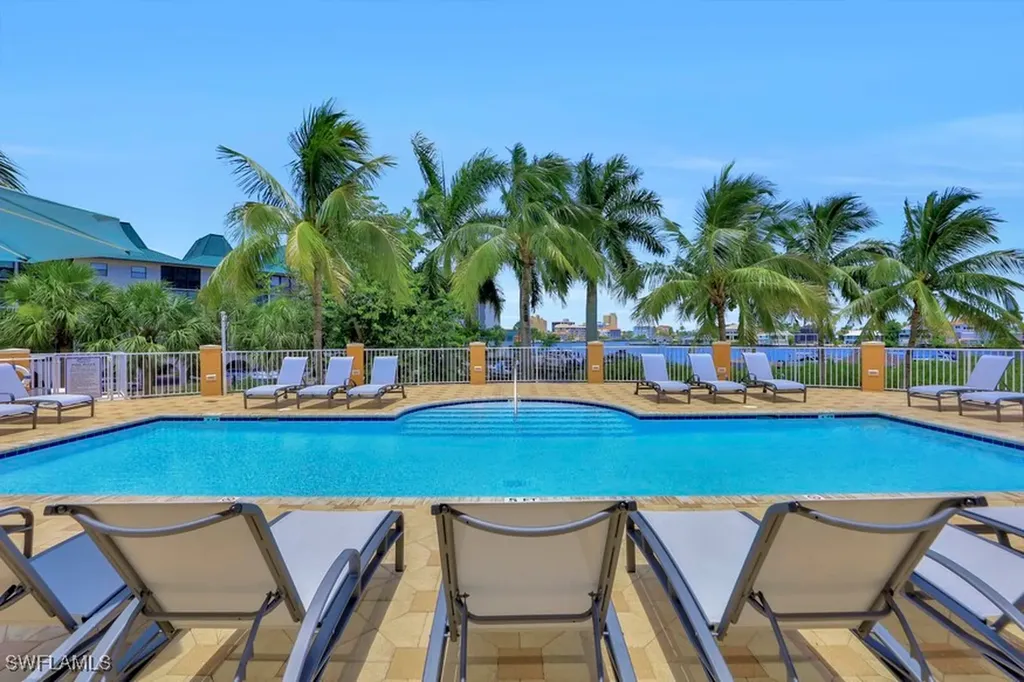 410 Flagship Drive Naples FL 34108