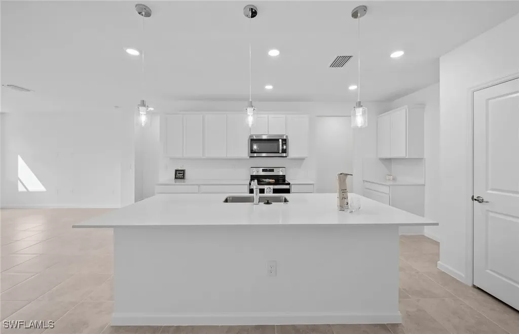 1648 Lake Jessup Circle Cape Coral FL 33909