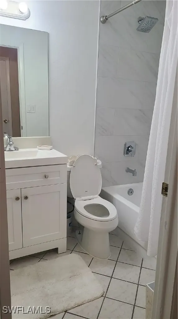 602 111th Avenue N Naples FL 34108