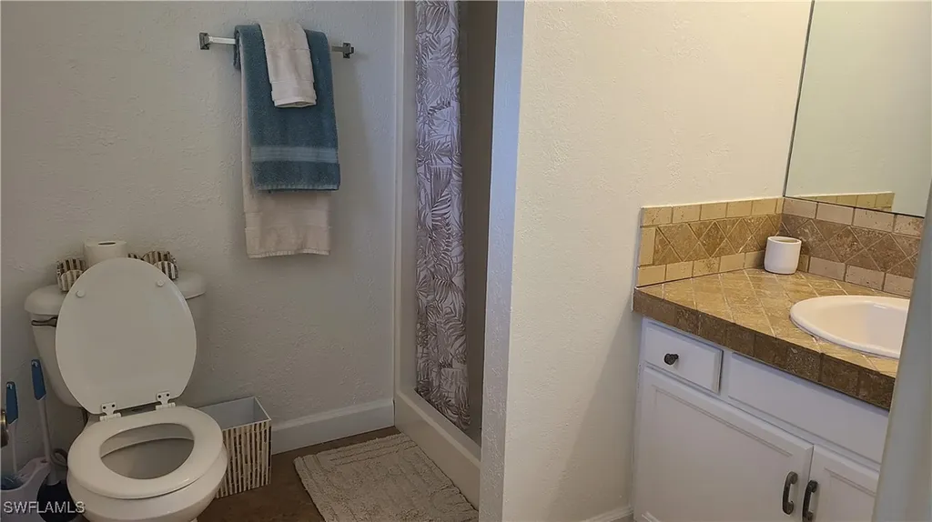 602 111th Avenue N Naples FL 34108