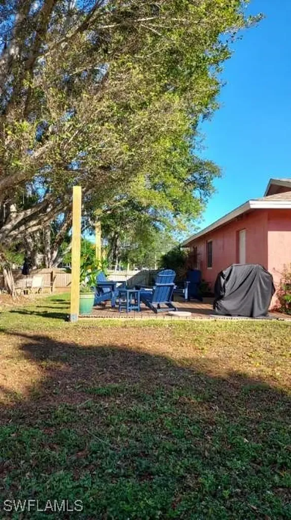 602 111th Avenue N Naples FL 34108