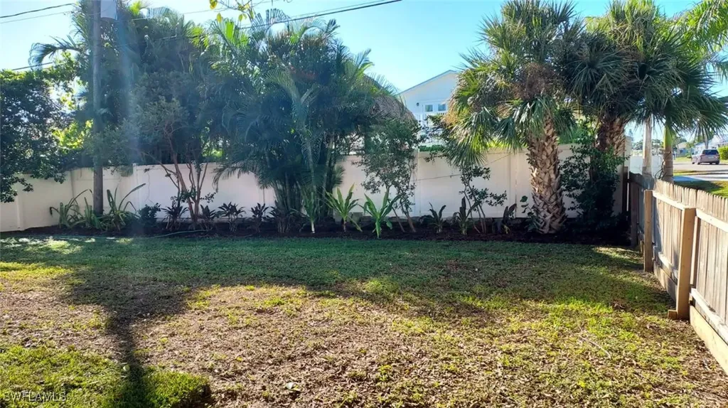 602 111th Avenue N Naples FL 34108