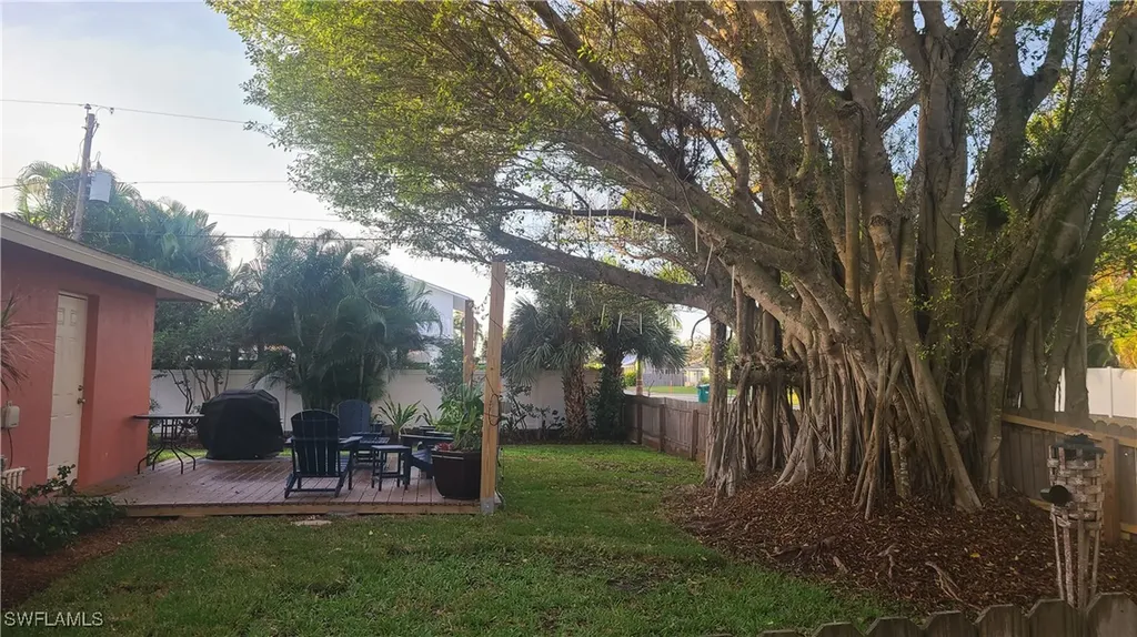 602 111th Avenue N Naples FL 34108