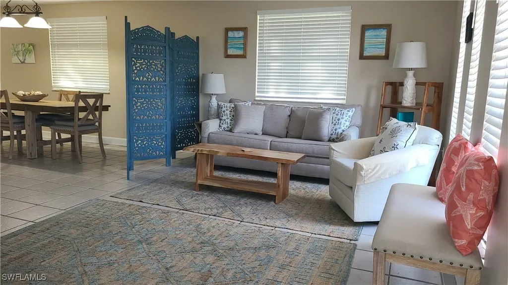 602 111th Avenue N Naples FL 34108