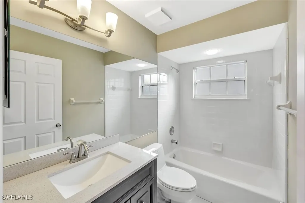 240 Via Perignon Naples FL 34119