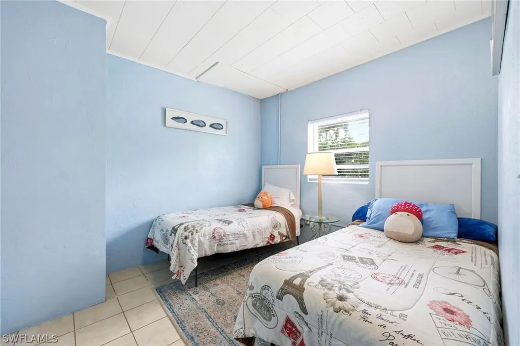 2347 Harbor Road Naples FL 34104