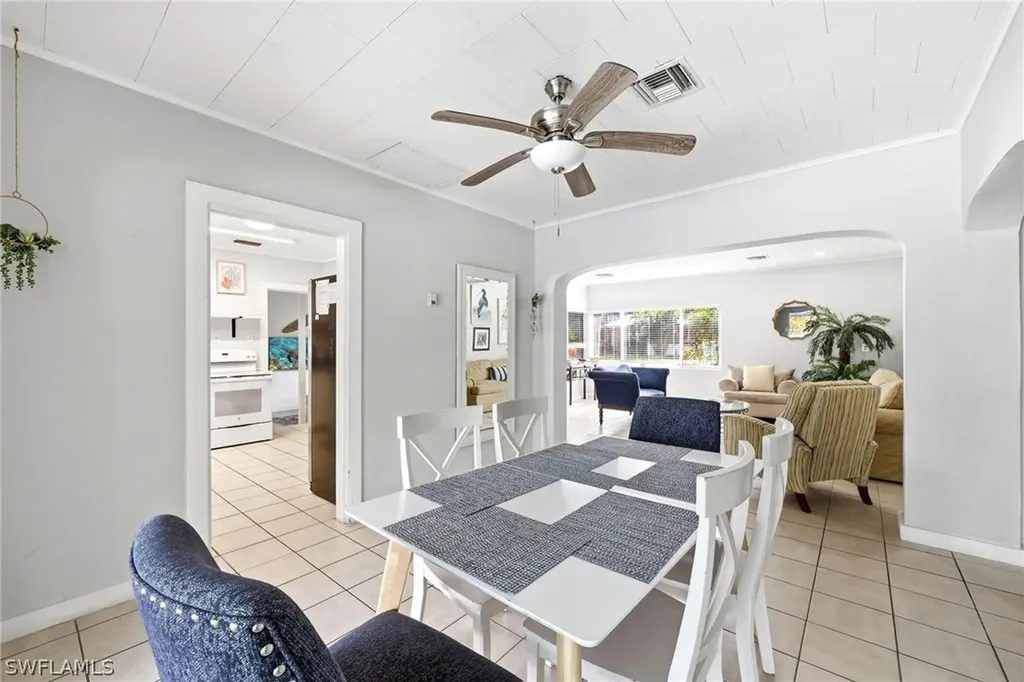2347 Harbor Road Naples FL 34104