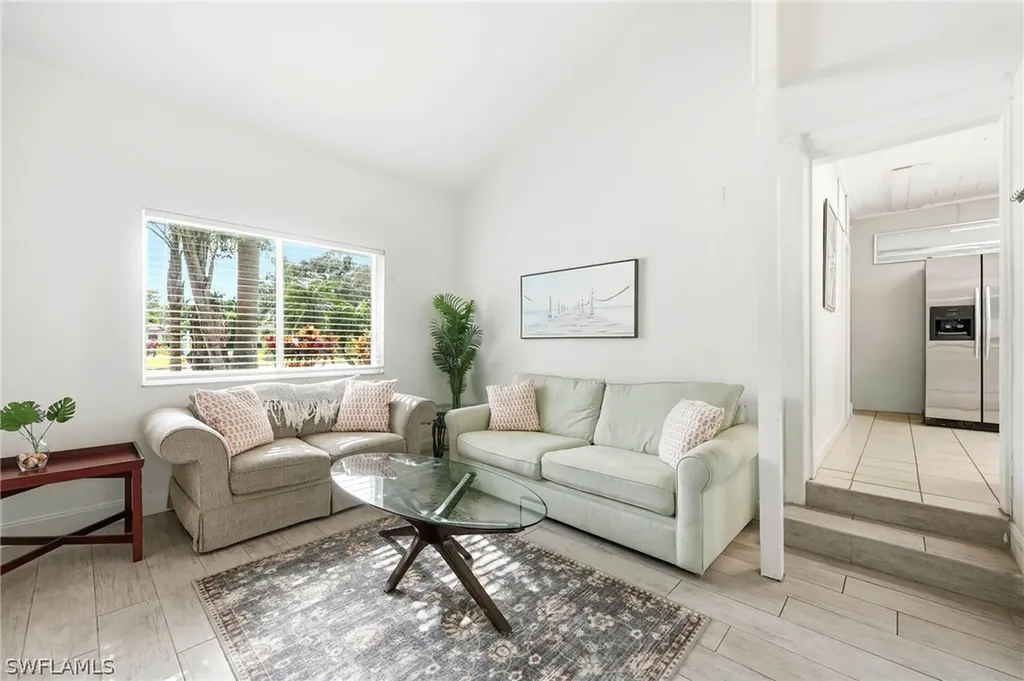 2347 Harbor Road Naples FL 34104
