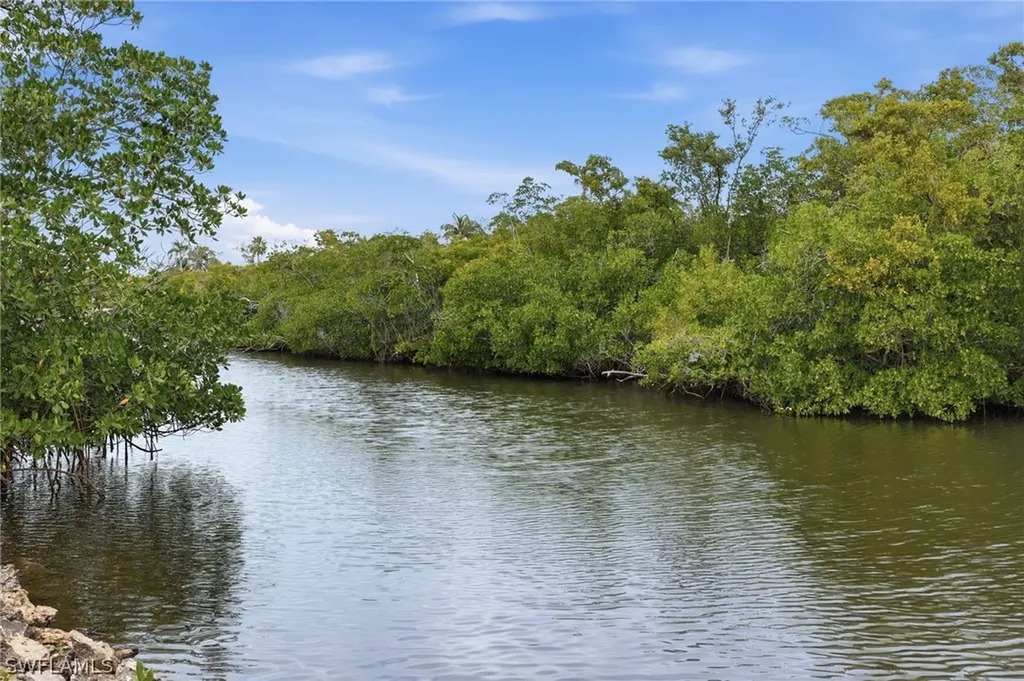 2347 Harbor Road Naples FL 34104