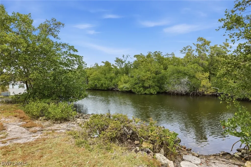 2347 Harbor Road Naples FL 34104